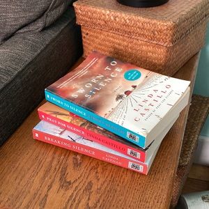 Linda Castillo set of 3 books